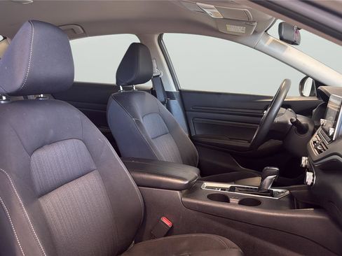 Used 2020 Nissan Altima 2.5 S AWD/4WD image 15