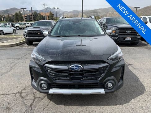 Used 2023 Subaru Outback Touring AWD/4WD image 2