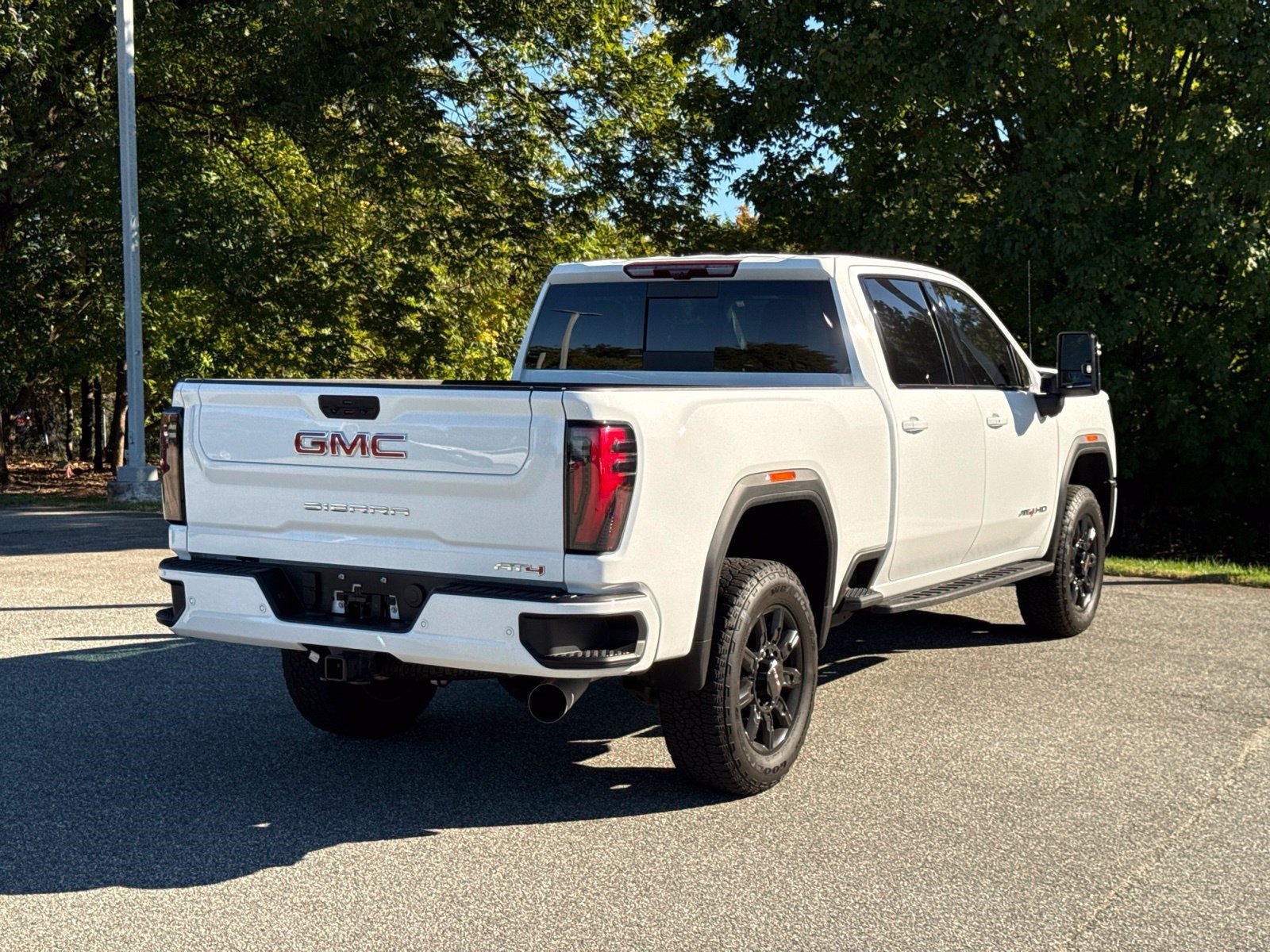 Used 2026 GMC Sierra 2500 AT4 w/ AT4 Premium Plus Package AWD/4WD image 5