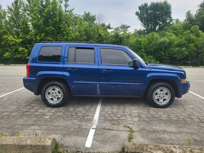 Used 2009 Jeep Patriot Sport FWD image 7