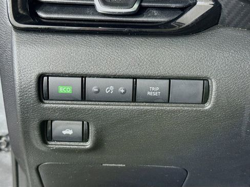 Used 2021 Nissan Sentra SV image 18