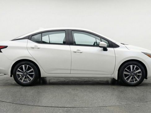 Used 2025 Nissan Versa SV image 11