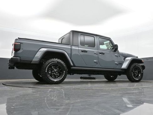 Used 2024 Jeep Gladiator Sport AWD/4WD image 36