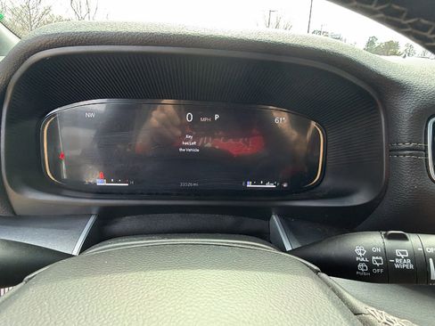 Used 2025 Jeep Wagoneer 4WD w/ Premium Group I image 32