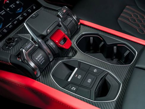 Used 2025 Lamborghini Urus SE image 31