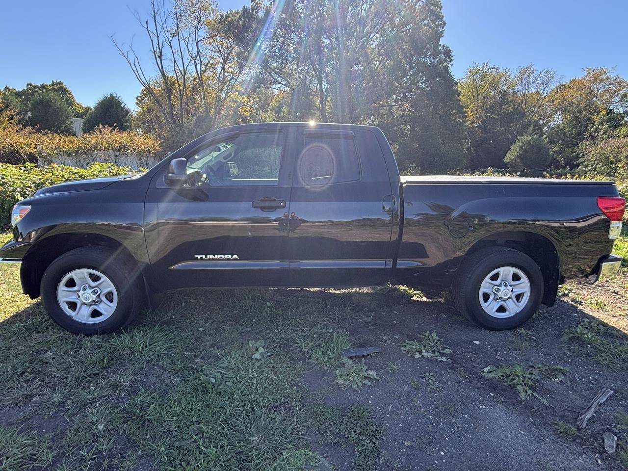 Used 2011 Toyota Tundra 4x4 Double Cab w/ Tow Pkg image 8