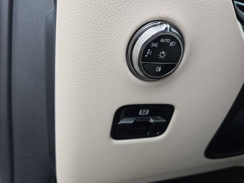 Certified 2025 Mercedes-Benz GLC 300 4MATIC image 28