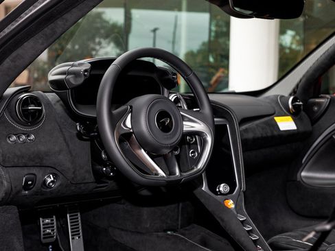 New 2026 McLaren 750S image 10