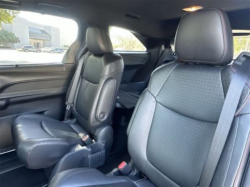 Used 2025 Toyota Sienna XSE image 22