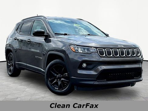 Used 2022 Jeep Compass Latitude FWD image 3