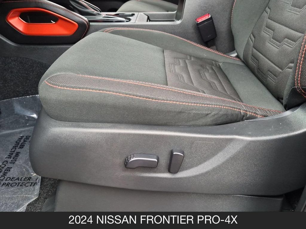 Certified 2024 Nissan Frontier PRO-4X w/ Off-Road Protection Package AWD/4WD image 15