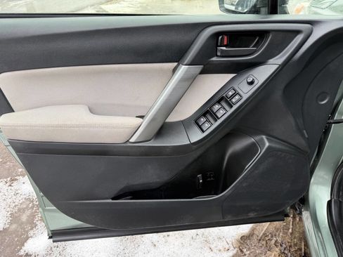 Used 2014 Subaru Forester 2.5i image 8