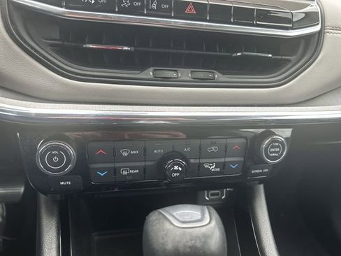 Used 2022 Jeep Compass Limited image 18