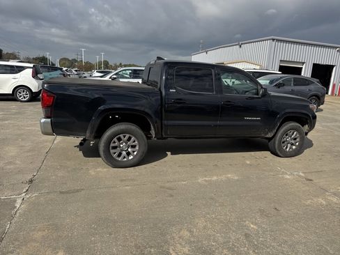 Used 2018 Toyota Tacoma SR5 image 14