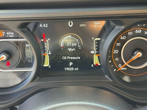 Used 2024 Jeep Wrangler Sahara image 27