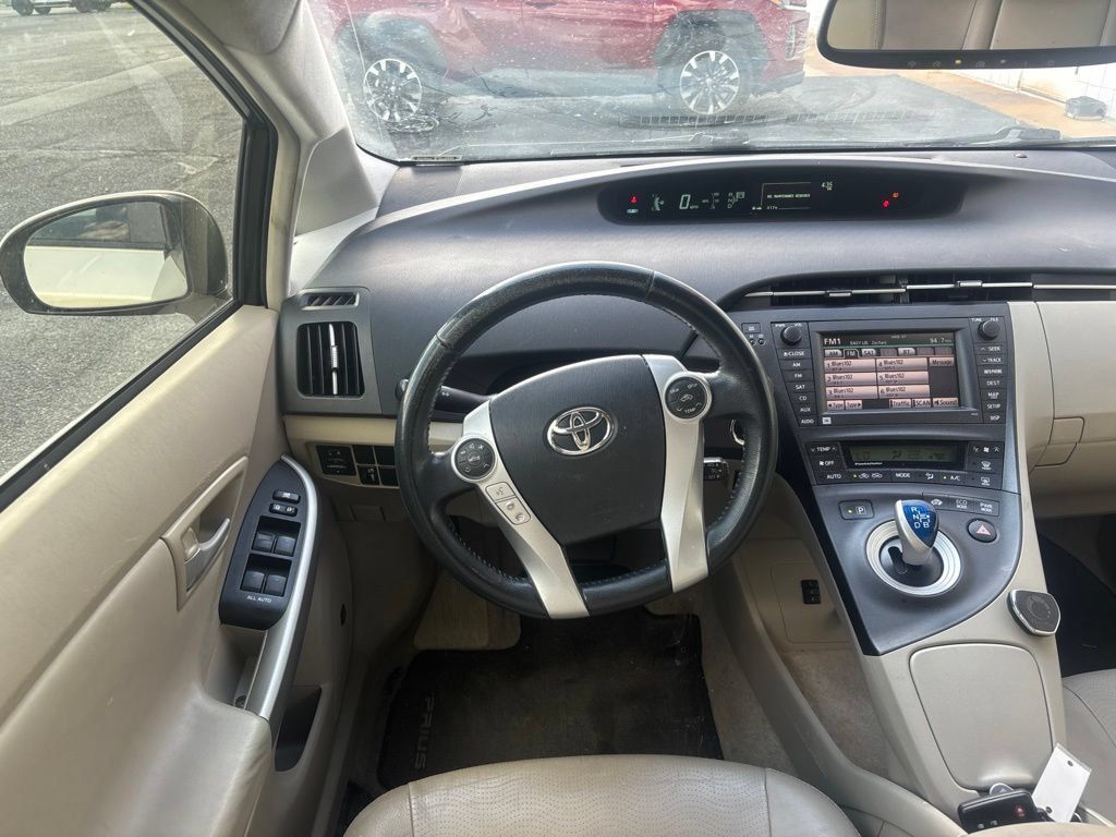 Used 2011 Toyota Prius Four w/ Navigation Pkg FWD image 2