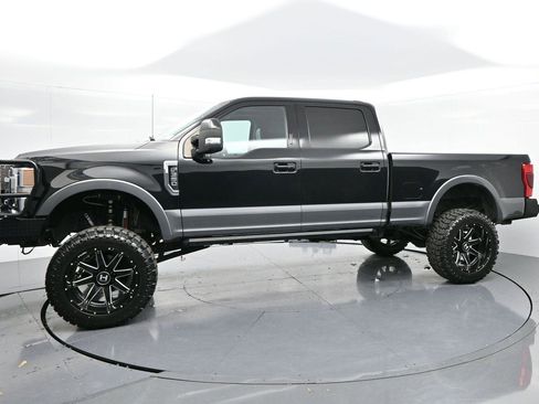 Used 2021 Ford F350 Lariat w/ Tremor Off-Road Package image 4