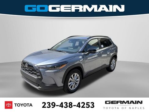 Used 2026 Toyota Corolla Cross LE FWD image 1