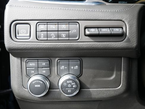 Used 2022 GMC Yukon Denali image 8