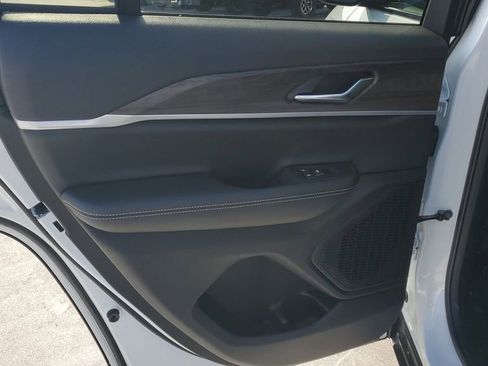 New 2025 Jeep Grand Cherokee Limited image 17