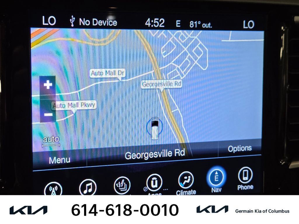Used 2017 Chrysler Pacifica Limited w/ UConnect Theater Package FWD image 28