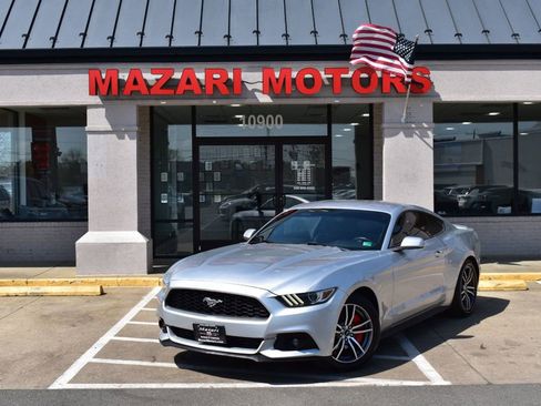 Used 2016 Ford Mustang Coupe image 2