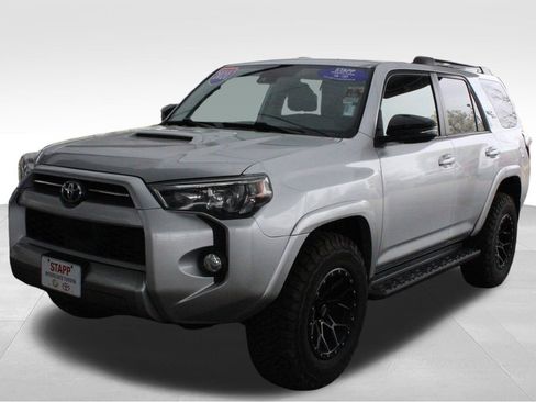 Used 2020 Toyota 4Runner TRD Off-Road AWD/4WD image 9