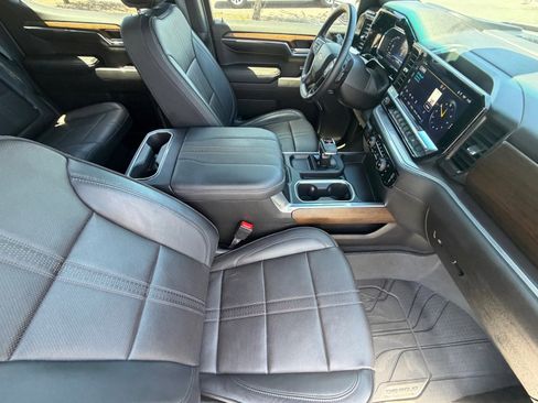 Used 2024 Chevrolet Silverado 1500 High Country RWD image 11