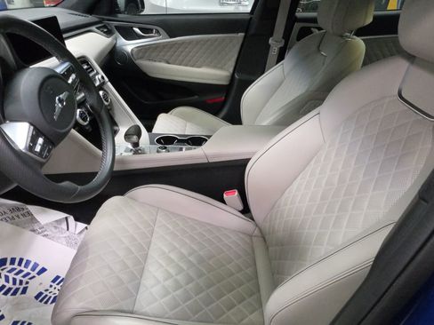 Used 2023 Genesis G70 3.3T w/ Sport Prestige Package image 7