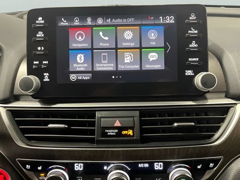 Used 2018 Honda Accord Touring image 17