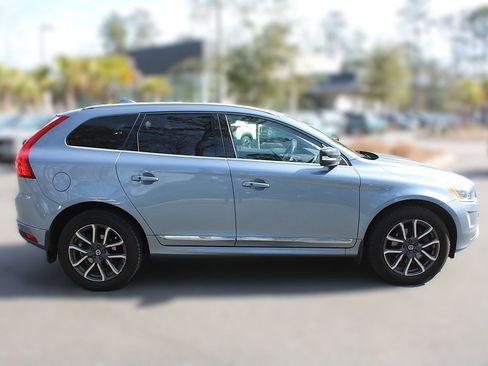 Used 2017 Volvo XC60 T6 Dynamic w/ Climate Package image 14