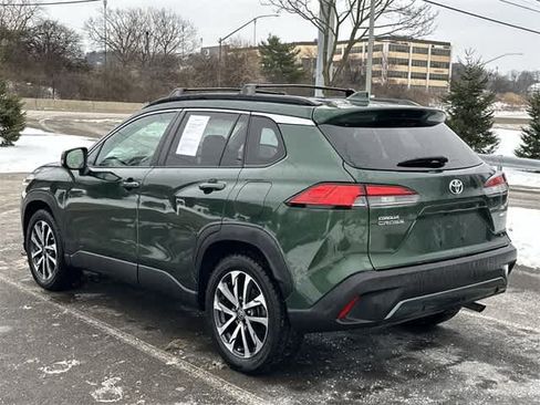 Used 2022 Toyota Corolla Cross XLE image 23