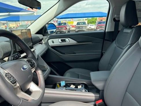 New 2026 Ford Explorer Active RWD image 6
