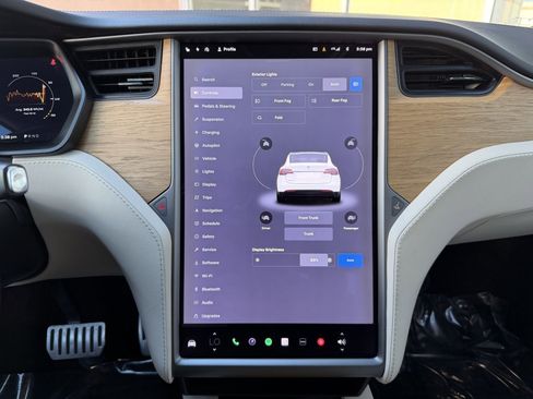 Used 2019 Tesla Model X 75D image 18