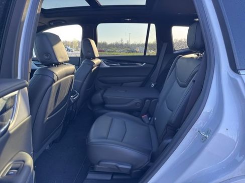 Used 2025 Cadillac XT6 Premium Luxury w/ Technology Package image 7