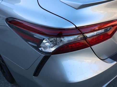 Used 2021 Toyota Camry XSE image 7