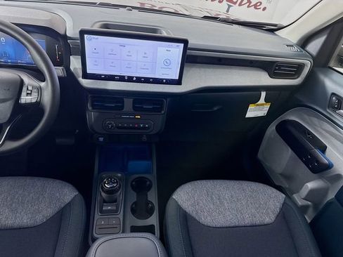 New 2026 Ford Maverick XLT image 25