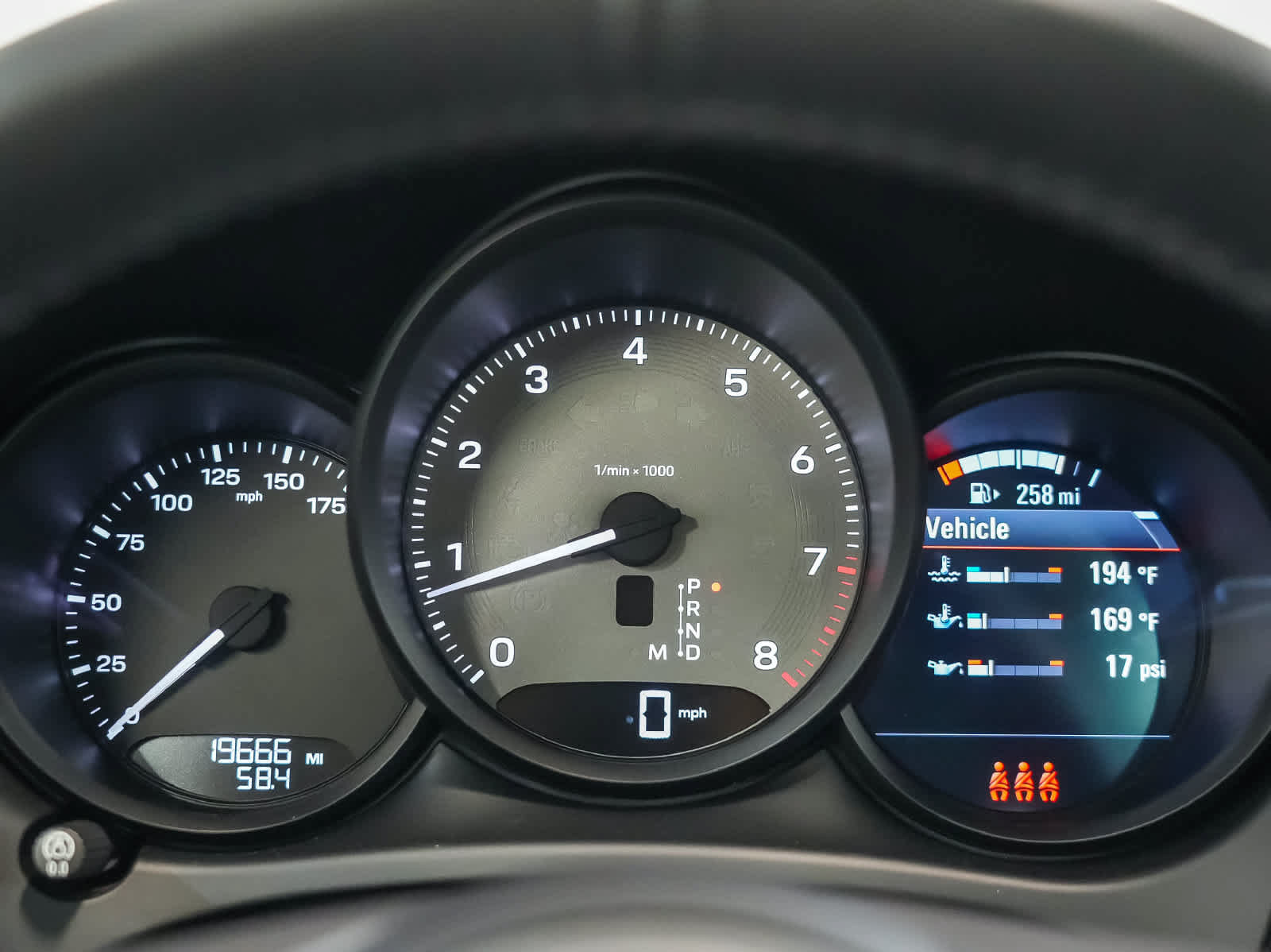 Certified 2023 Porsche Macan S AWD/4WD image 28