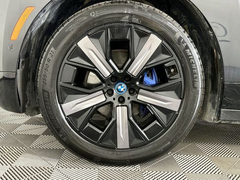 Used 2024 BMW iX xDrive50 w/ Premium Package AWD/4WD image 34