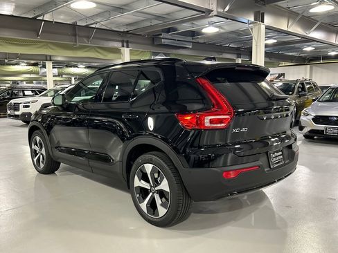 New 2026 Volvo XC40 B5 Plus w/ Climate Package AWD/4WD image 4