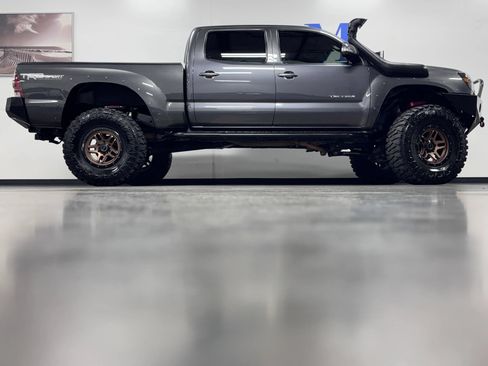 Used 2014 Toyota Tacoma 4x4 Double Cab w/ TRD Sport Package image 3