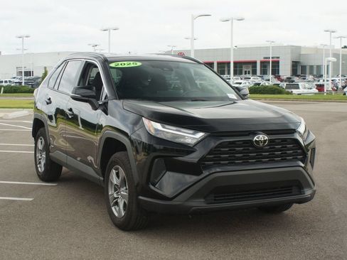 Used 2025 Toyota RAV4 XLE w/ Weather Package AWD/4WD image 2