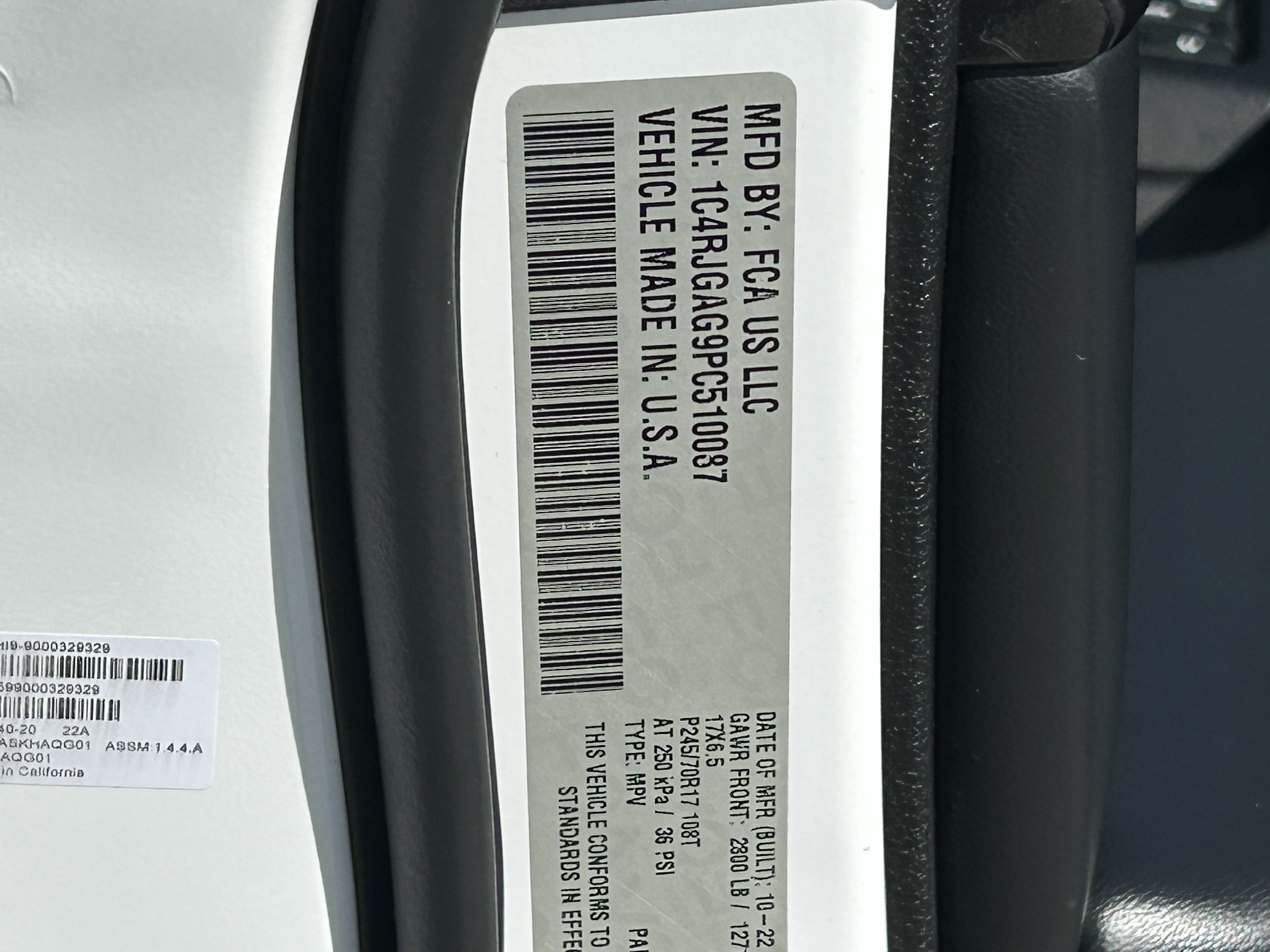 Used 2023 Jeep Grand Cherokee Laredo RWD image 31
