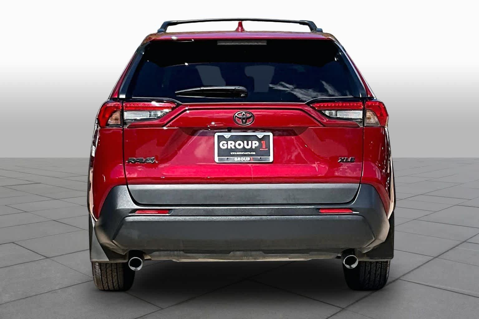 Used 2025 Toyota RAV4 XLE FWD image 4