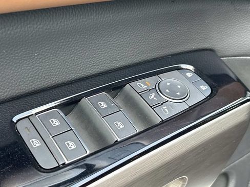 Used 2025 Nissan Pathfinder Platinum w/ Cargo Package FWD image 19