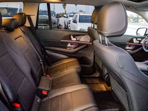 Used 2024 Mercedes-Benz GLS 450 4MATIC image 19