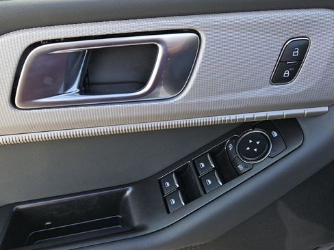 New 2025 Ford Explorer Active w/ Active Comfort Package image 25