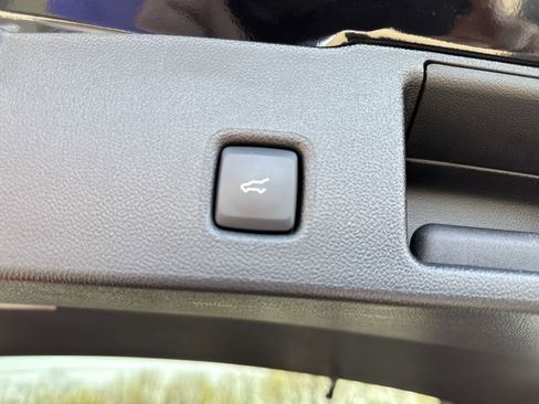 Used 2024 Ford Escape ST-Line Elite w/ Premium Technology Package image 10