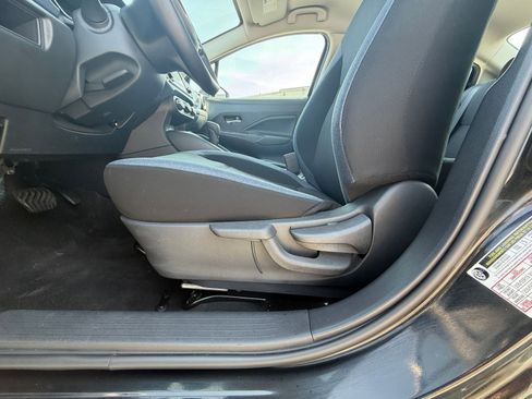 Used 2025 Nissan Versa SV image 22