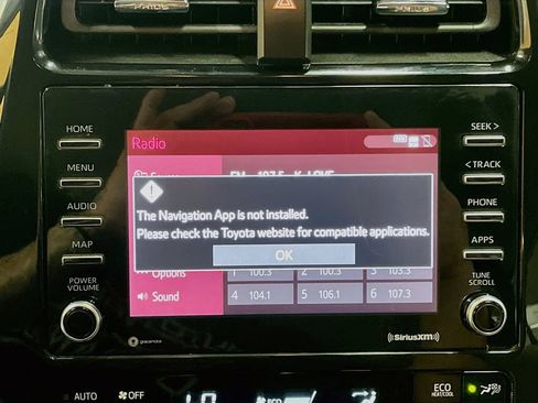 Used 2022 Toyota Prius FWD image 13
